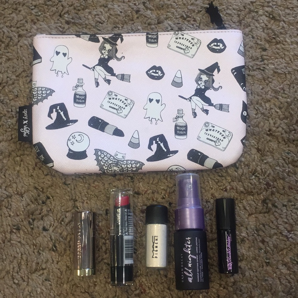 New! Make Up Bundle